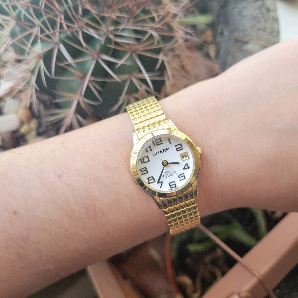 Sharp Gold Calendar Round Stretch Watch - Picture 3 of 10